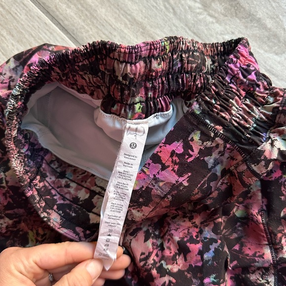 Lululemon Hotty Hot High-Rise Skirt - Picture 4 of 15